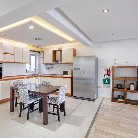 Seafront Apartment-Hosted By Sweetstay Pietà Buitenkant foto